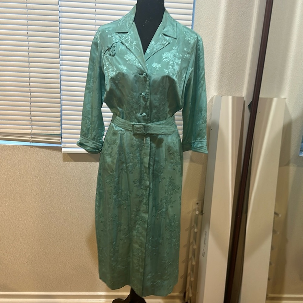 Silk Mint green wiggle dress with belt